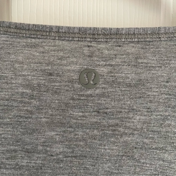 Grey/green lululemon top - Picture 2 of 3